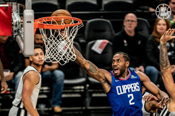 媒體人：難以想象中國男籃已經十年沒有進入亞洲四強了