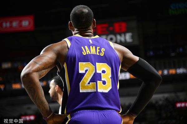 拉菲尼亞：去年夏天我曾考慮離開巴薩，弗里克教練打電話讓我留下