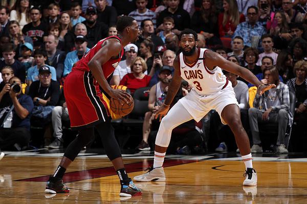 小南斯：詹姆斯的頭腦讓他與眾不同 他控制比賽的每一部分