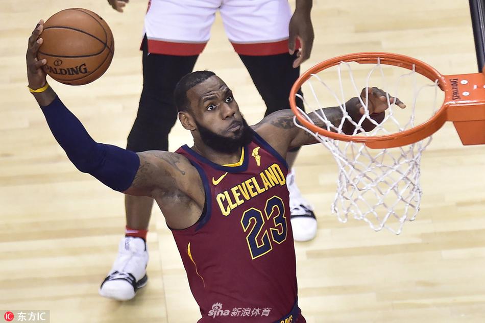 小吧采訪到庫里啦！聽說庫里將第一次把訓練營也帶到中國？