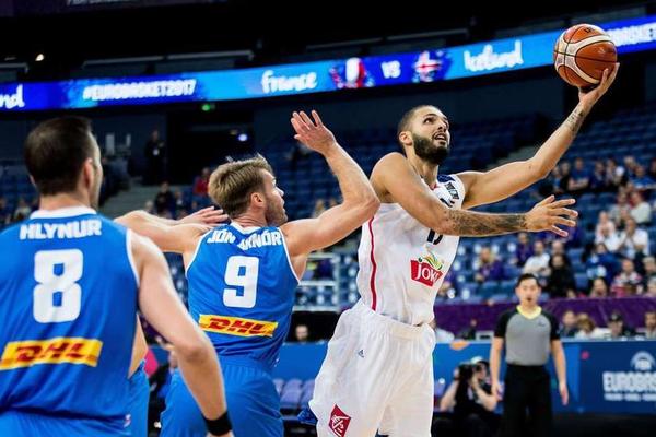 科爾：我之所以仍執教勇士是因為庫里還在 我不是在謙虛！