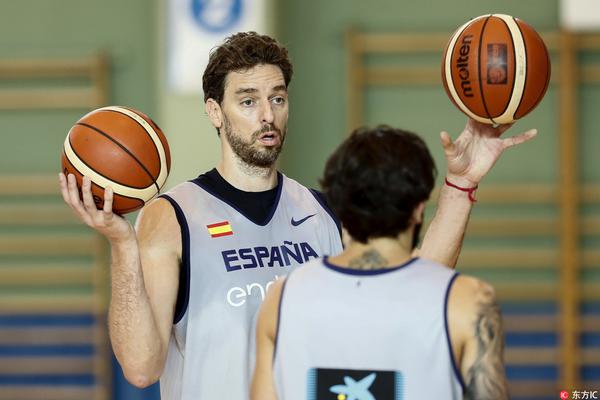 馬健：昨天我就說過韓國打不過中國男籃 咱們得爭取拿枚獎牌