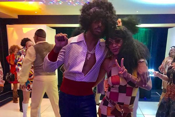 啊？雄鹿記者：科菲與球隊簽下的是一份訓練營合同